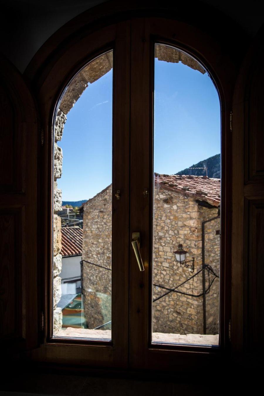 Hostal Antiguo Hospital Linares de Mora Exteriör bild