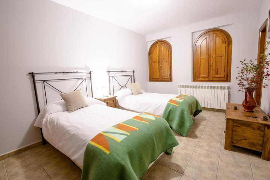 Hostal Antiguo Hospital Linares de Mora Exteriör bild
