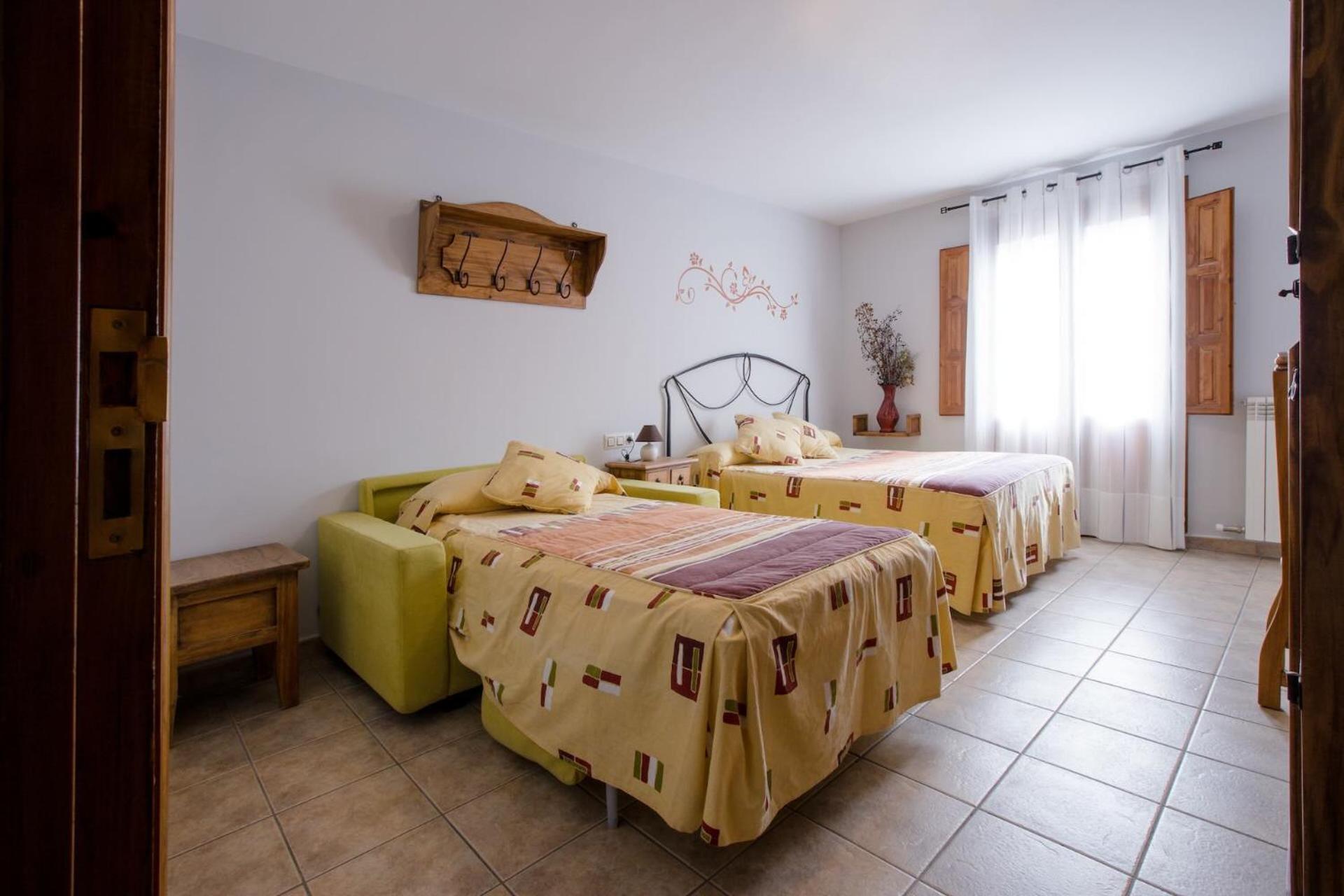 Hostal Antiguo Hospital Linares de Mora Exteriör bild