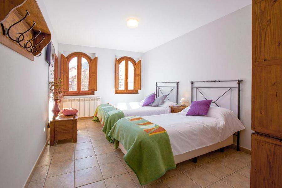 Hostal Antiguo Hospital Linares de Mora Exteriör bild