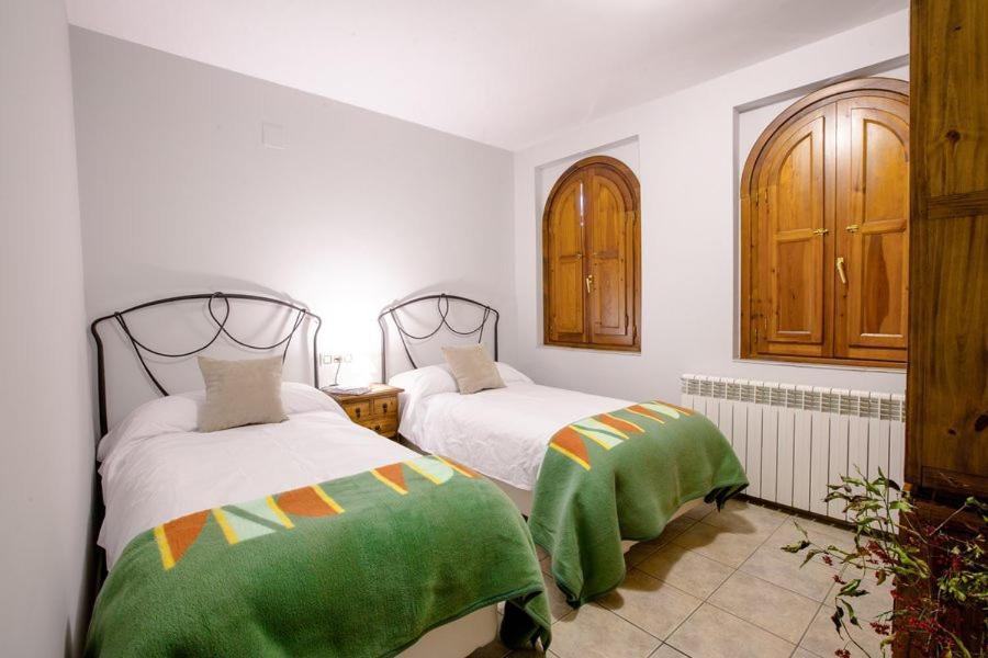 Hostal Antiguo Hospital Linares de Mora Exteriör bild