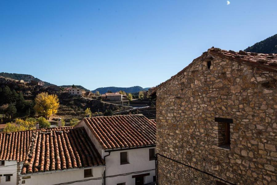 Hostal Antiguo Hospital Linares de Mora Exteriör bild
