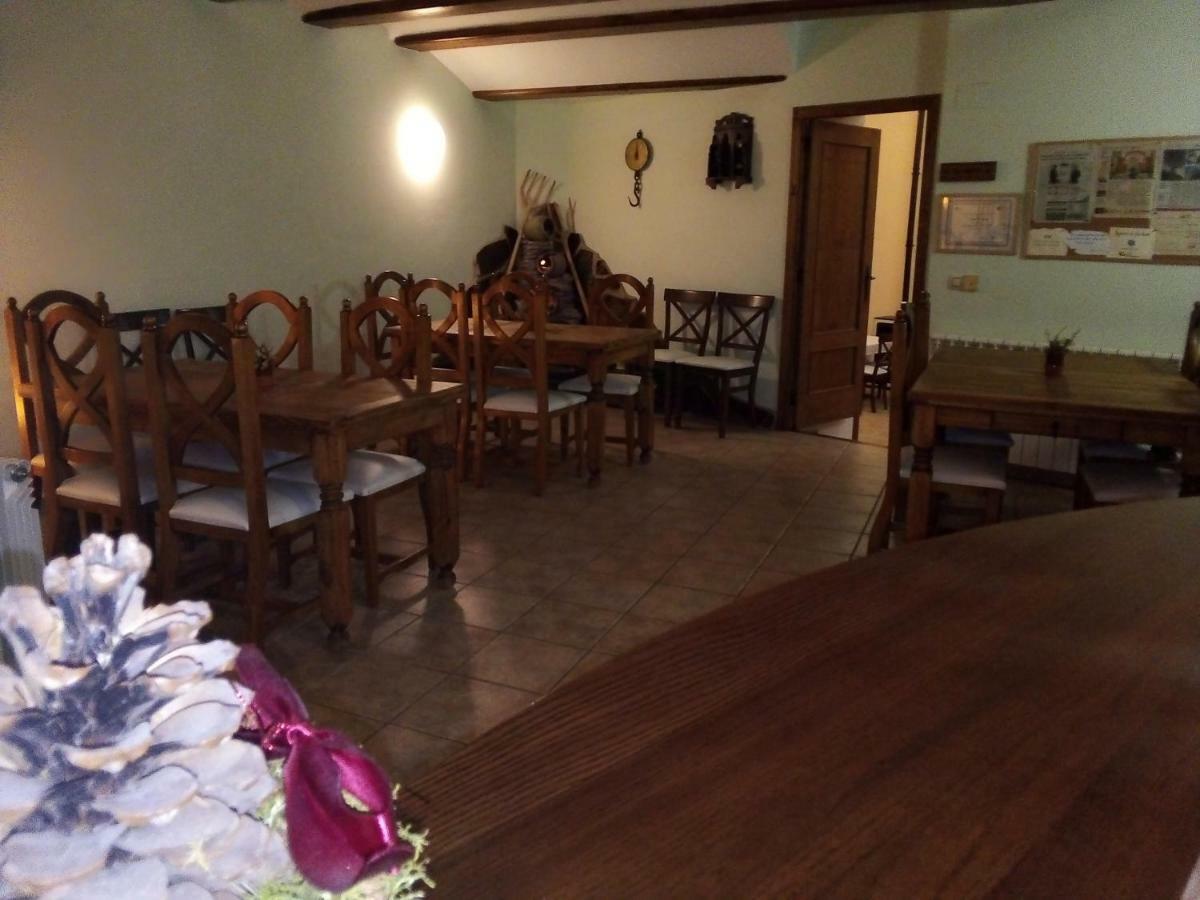 Hostal Antiguo Hospital Linares de Mora Exteriör bild