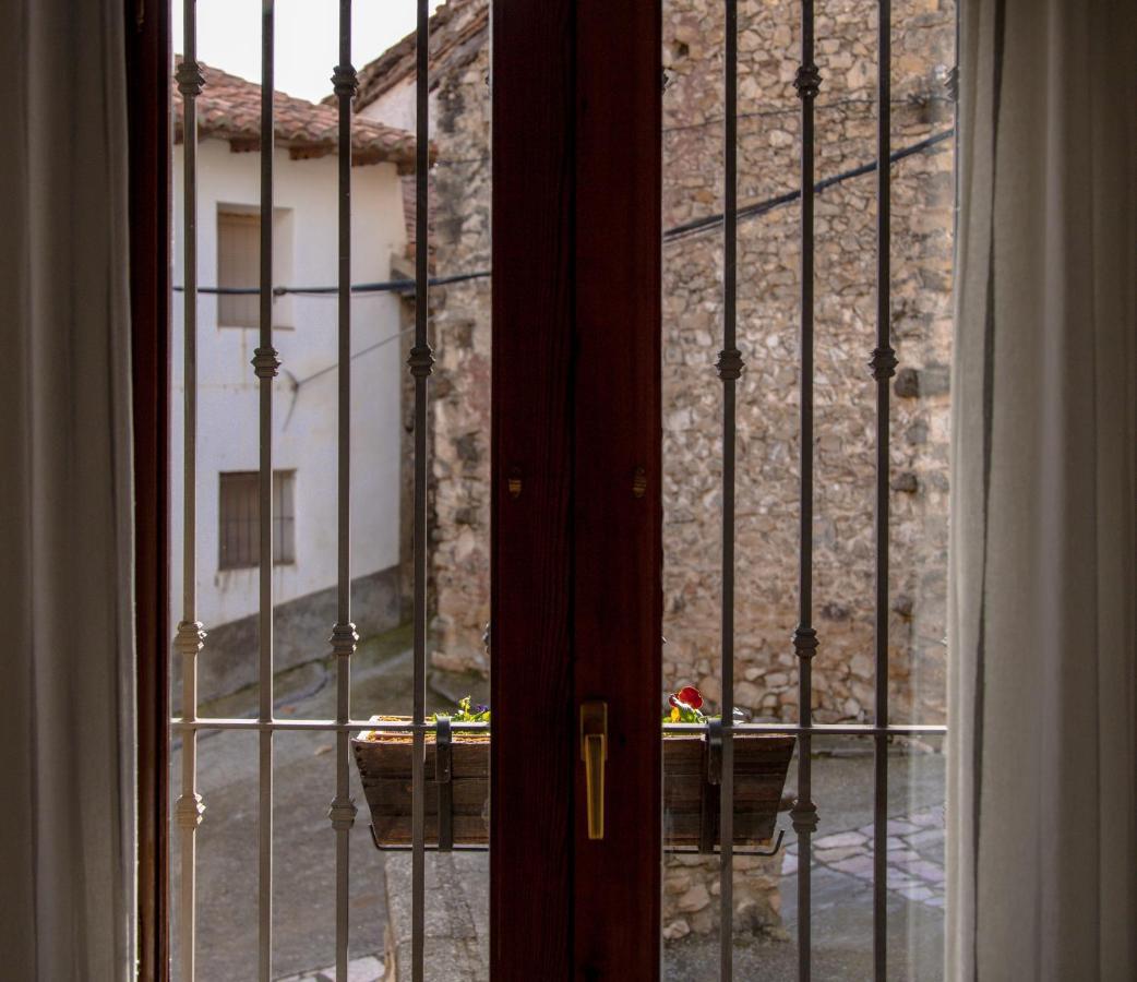 Hostal Antiguo Hospital Linares de Mora Exteriör bild